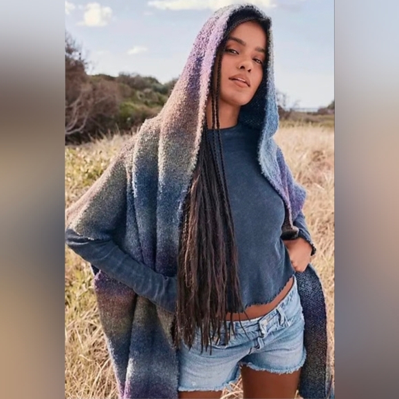 Free people + SAACHI Hooded Ombre Blue Poncho/Kimono Cardigan Size OS NWT$232 - Picture 2 of 15